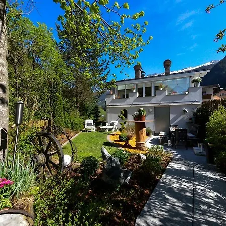 아파트 Alpindesign *